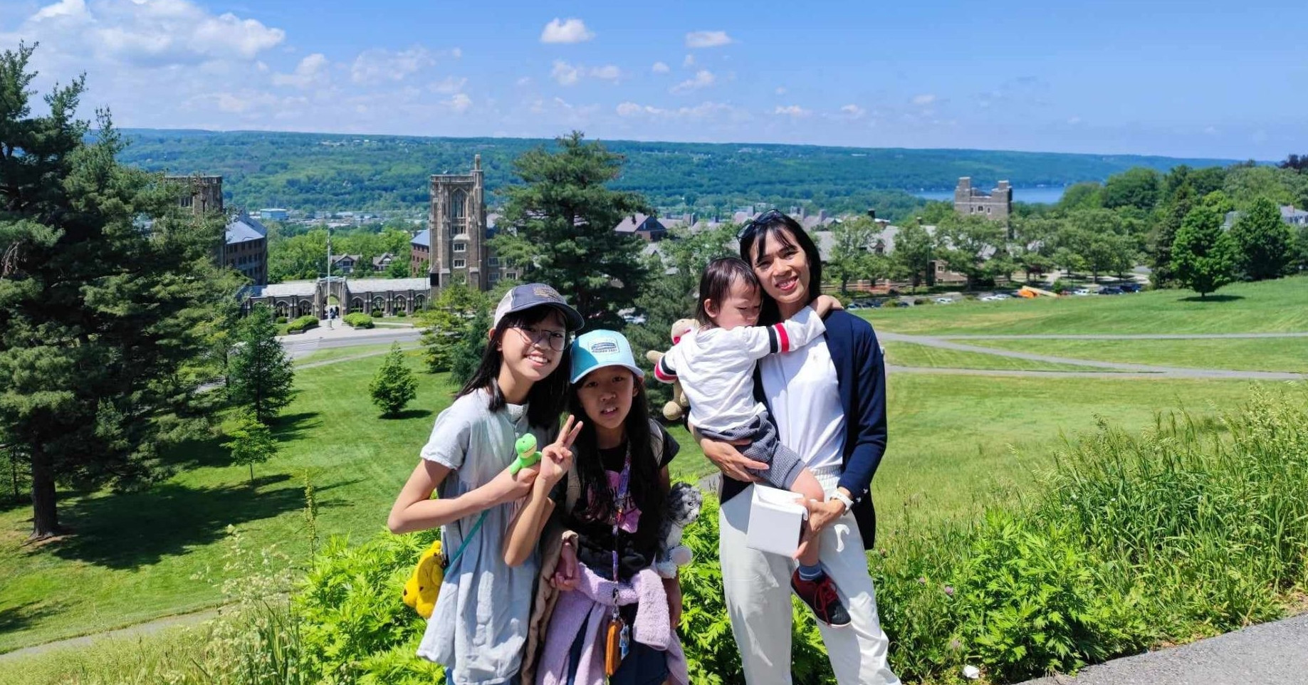 You are currently viewing Học ở Nhật, Mỹ, con tôi không được phát giấy khen để mẹ chụp khoe trên mạng