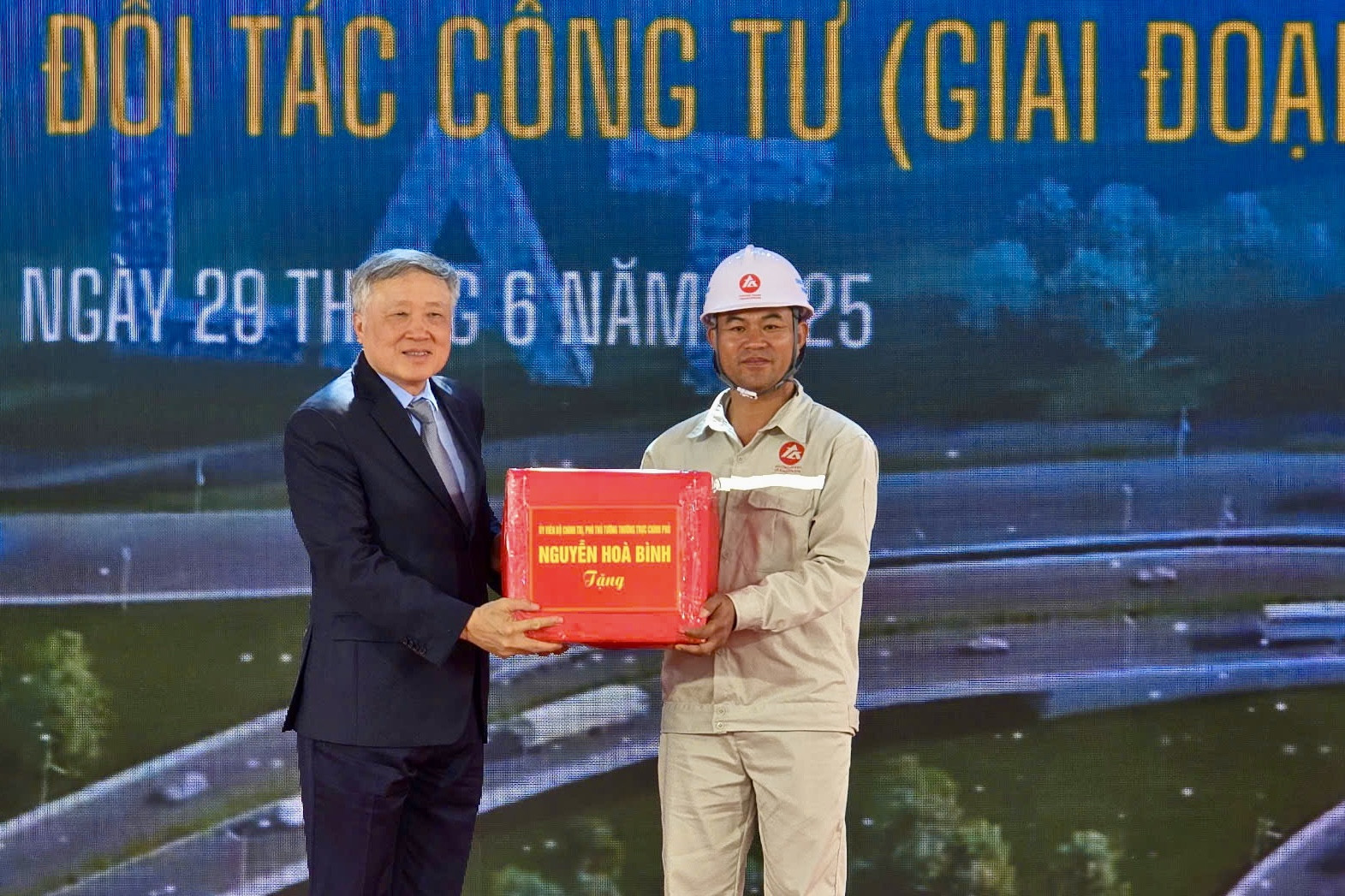 Read more about the article Khởi công dự án cao tốc rút ngắn thời gian từ TPHCM đi Đà Lạt