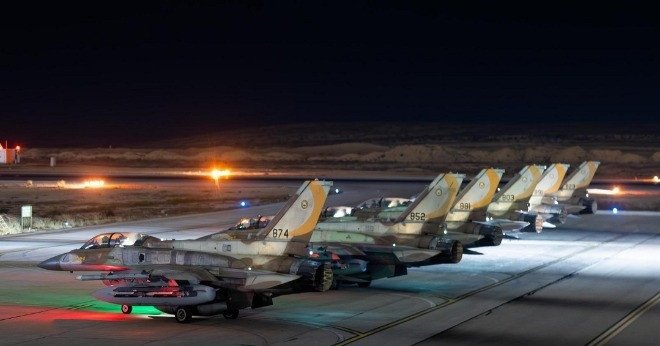 You are currently viewing Iran và Israel tiếp tục không kích qua lại, ông Trump tin hai bên sẽ thỏa hiệp