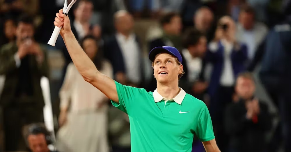 Read more about the article Jannik Sinner thẳng tiến tứ kết Roland Garros 2025