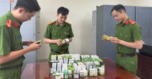 Read more about the article Khởi tố nữ giám đốc sản xuất, buôn bán thực phẩm chức năng giả