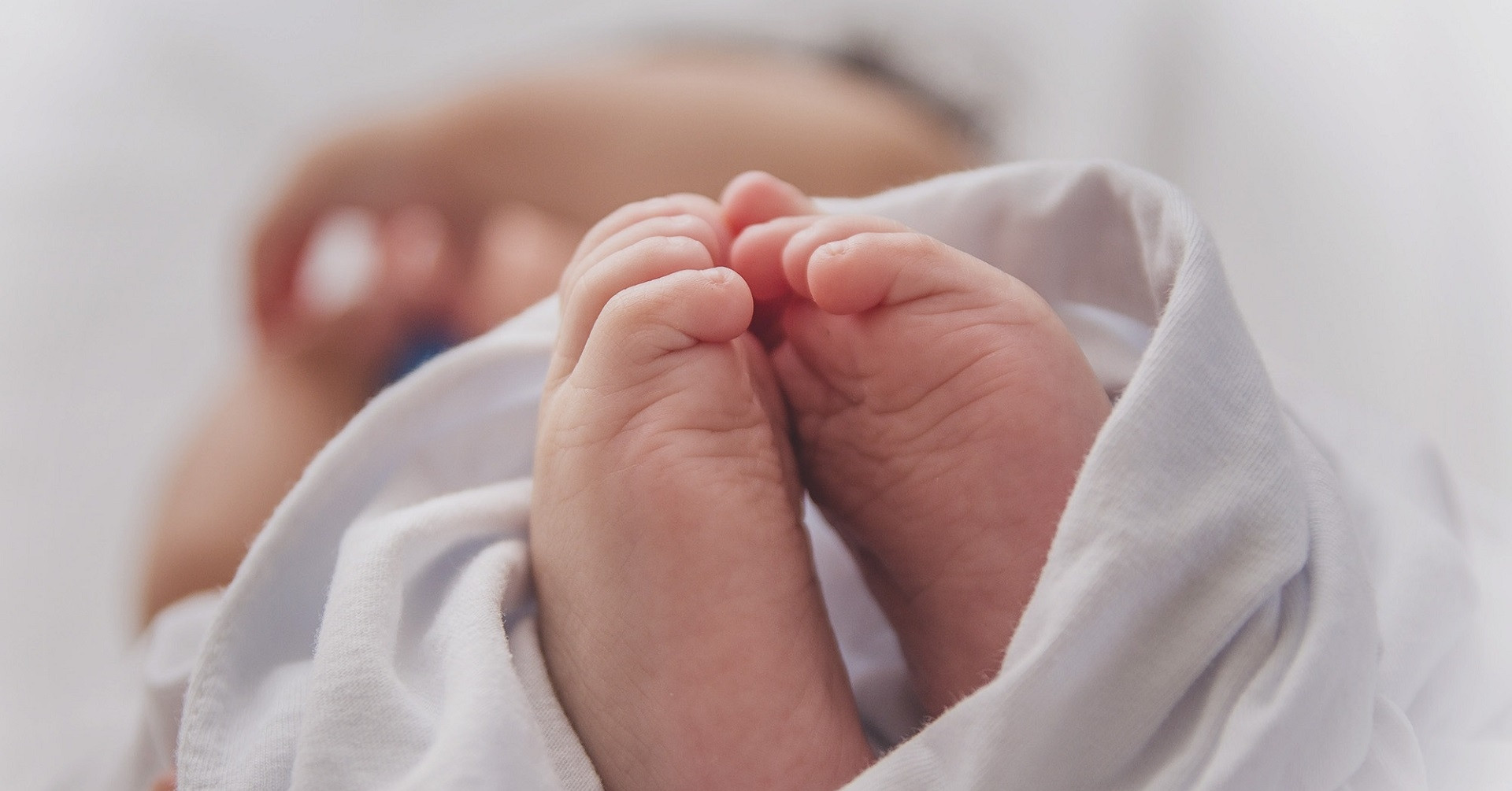 Read more about the article Kỷ luật nữ giáo viên vì sinh con thứ 3: Luật sư nói gì?