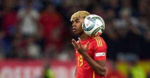 Read more about the article Lamine Yamal tuyên chiến Cristiano Ronaldo