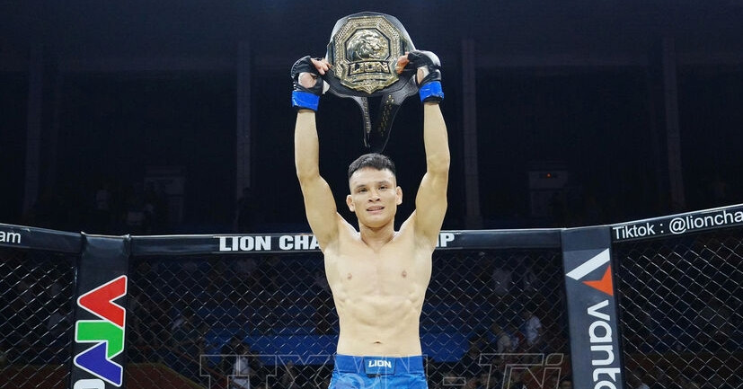 Read more about the article Lê Văn Tuần giành đai vô địch giải MMA Việt Nam