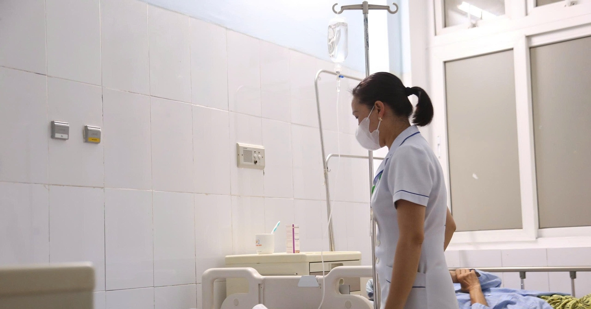 You are currently viewing Lời kể của nữ điều dưỡng bị người đàn ông tát vào mặt ở bệnh viện