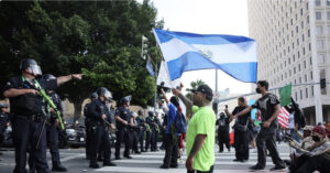 Read more about the article Los Angeles yên bình trở lại sau khi hàng trăm người bị bắt