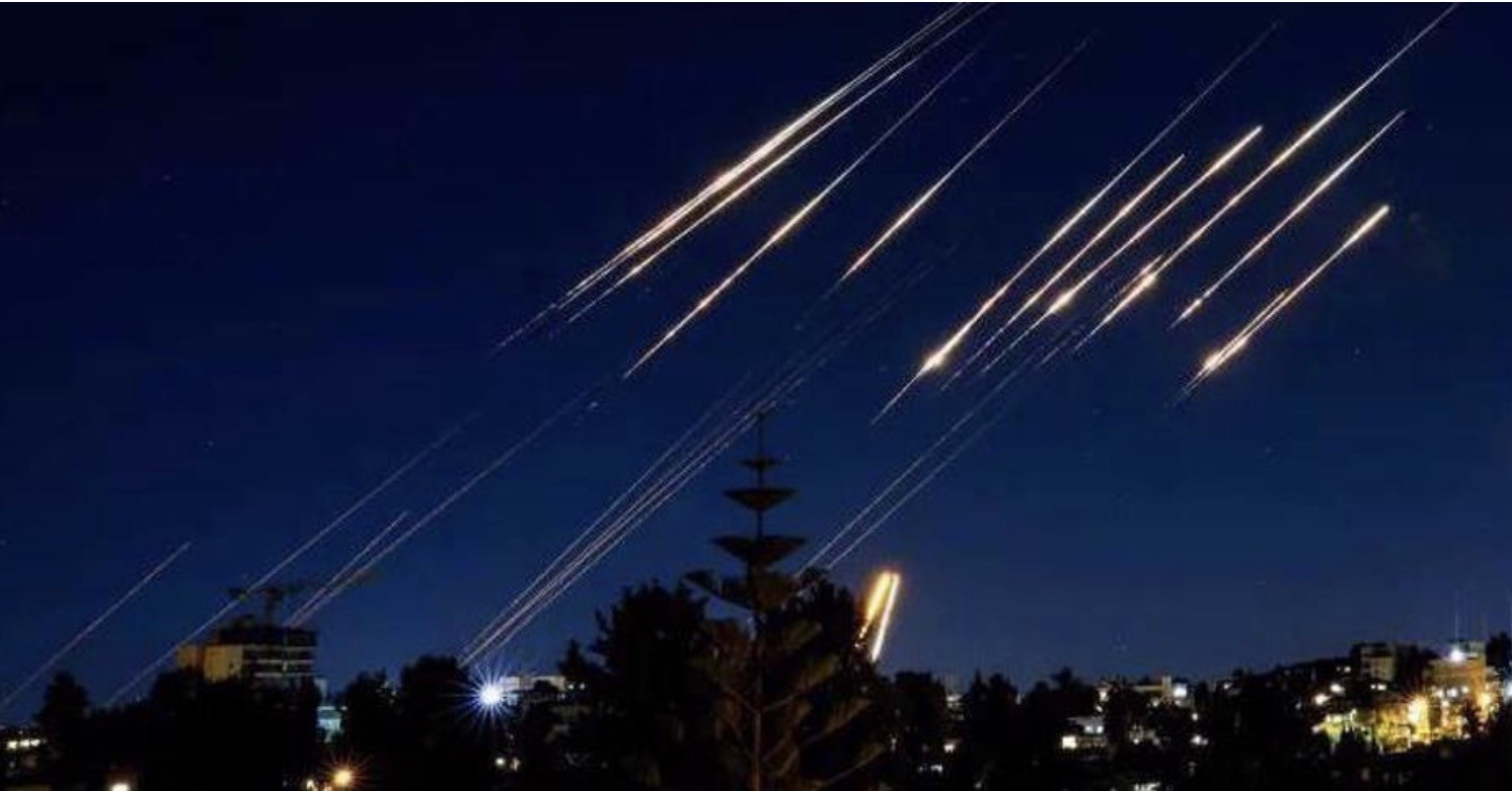 Read more about the article Lý do Iran thường phóng tên lửa tấn công Israel vào ban đêm