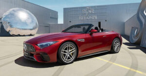 Read more about the article Mercedes-Benz trình diễn thời trang cao cấp tại triển lãm LiveRARE