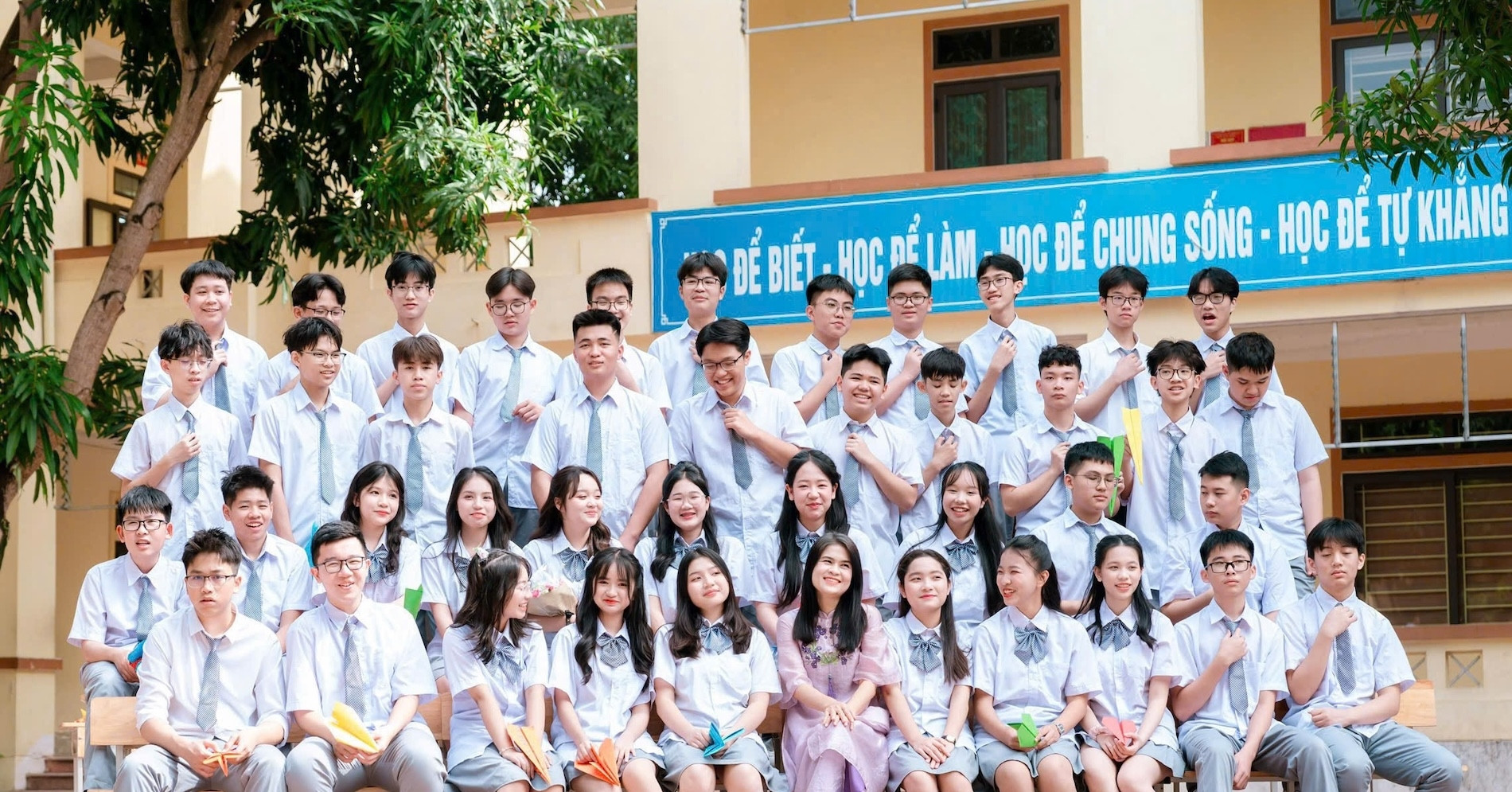 You are currently viewing Một lớp ở Nghệ An có 6 thủ khoa, á khoa, hầu hết đỗ trường chuyên