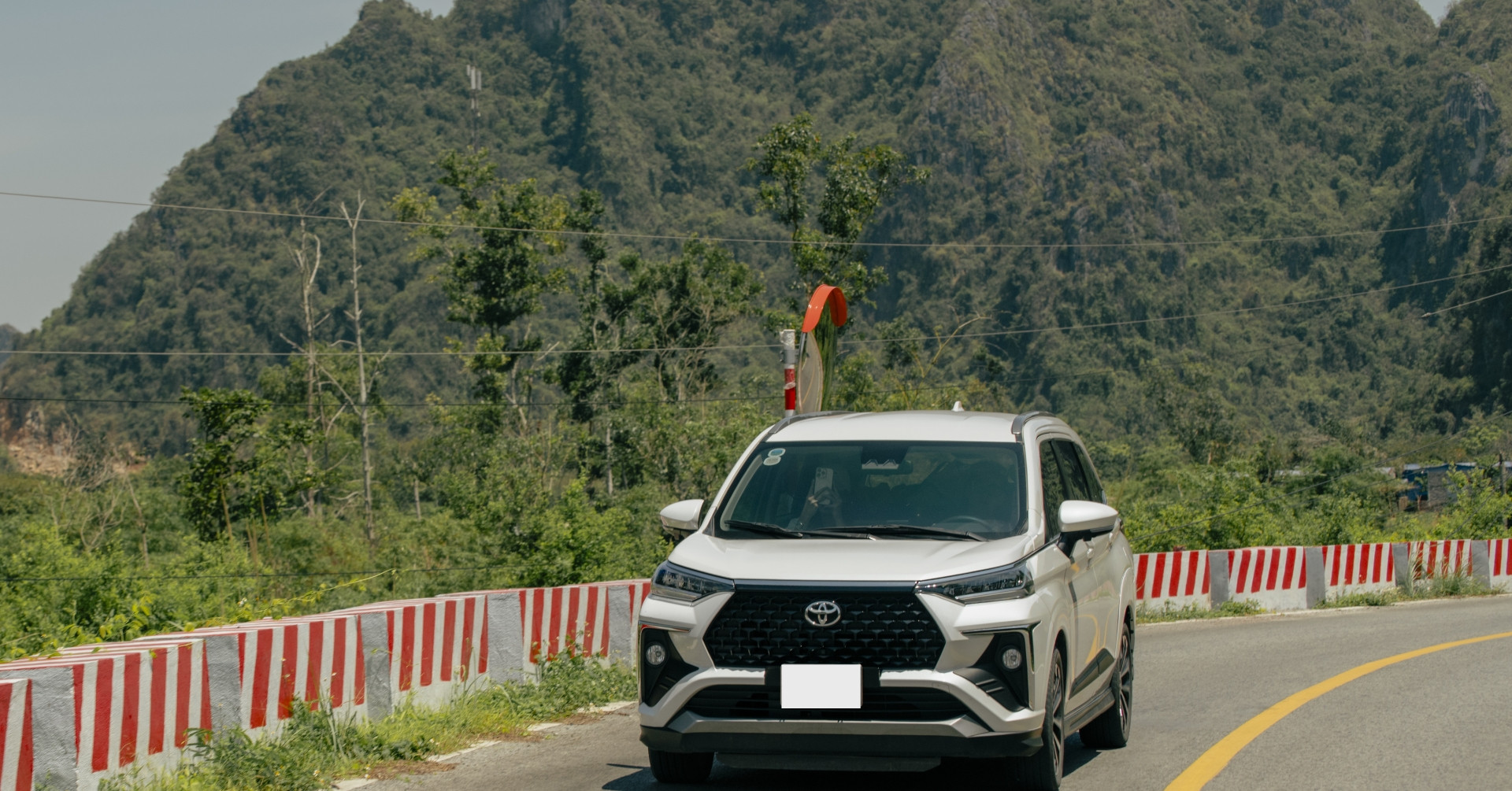 You are currently viewing Mua Veloz Cross trong tháng 6, tiết kiệm tới 66 triệu đồng tiền mặt 