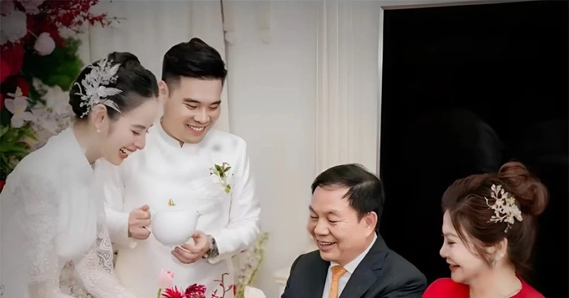 Read more about the article Người mẫu Hương Liên tiết lộ bố chồng là cán bộ quân đội