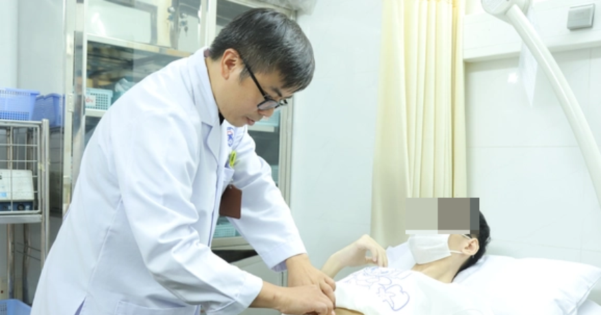 You are currently viewing Nam thanh niên suy kiệt, sụt 12 kg vì mê điện thoại, game
