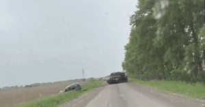 Read more about the article Nga công bố hình ảnh thu giữ chiến tăng Abrams của Ukraine ở Sumy