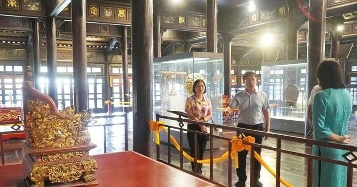 You are currently viewing Ngai vua triều Nguyễn bị xâm hại, 2 bảo vệ bị thôi việc