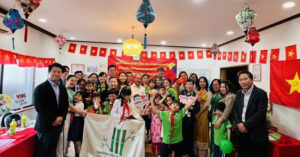 Read more about the article Phát triển phong trào dạy tiếng Việt, hướng về quê hương