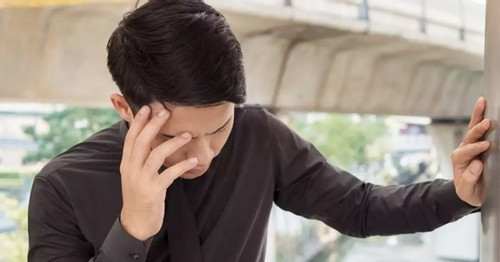 Read more about the article Những dấu hiệu đau đầu nguy hiểm phải đi cấp cứu ngay