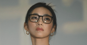 Read more about the article Nữ diễn viên nổi tiếng bị cáo buộc gian lận hồ sơ để thi đại học