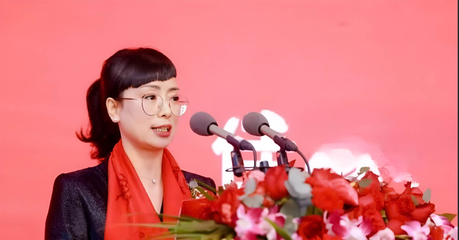 Read more about the article Nữ doanh nhân tỷ phú lừng danh bất ngờ ngã ngựa giữa đỉnh cao 