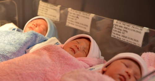 You are currently viewing Nữ giáo viên trình bày việc bị kỷ luật vì sinh con thứ 3