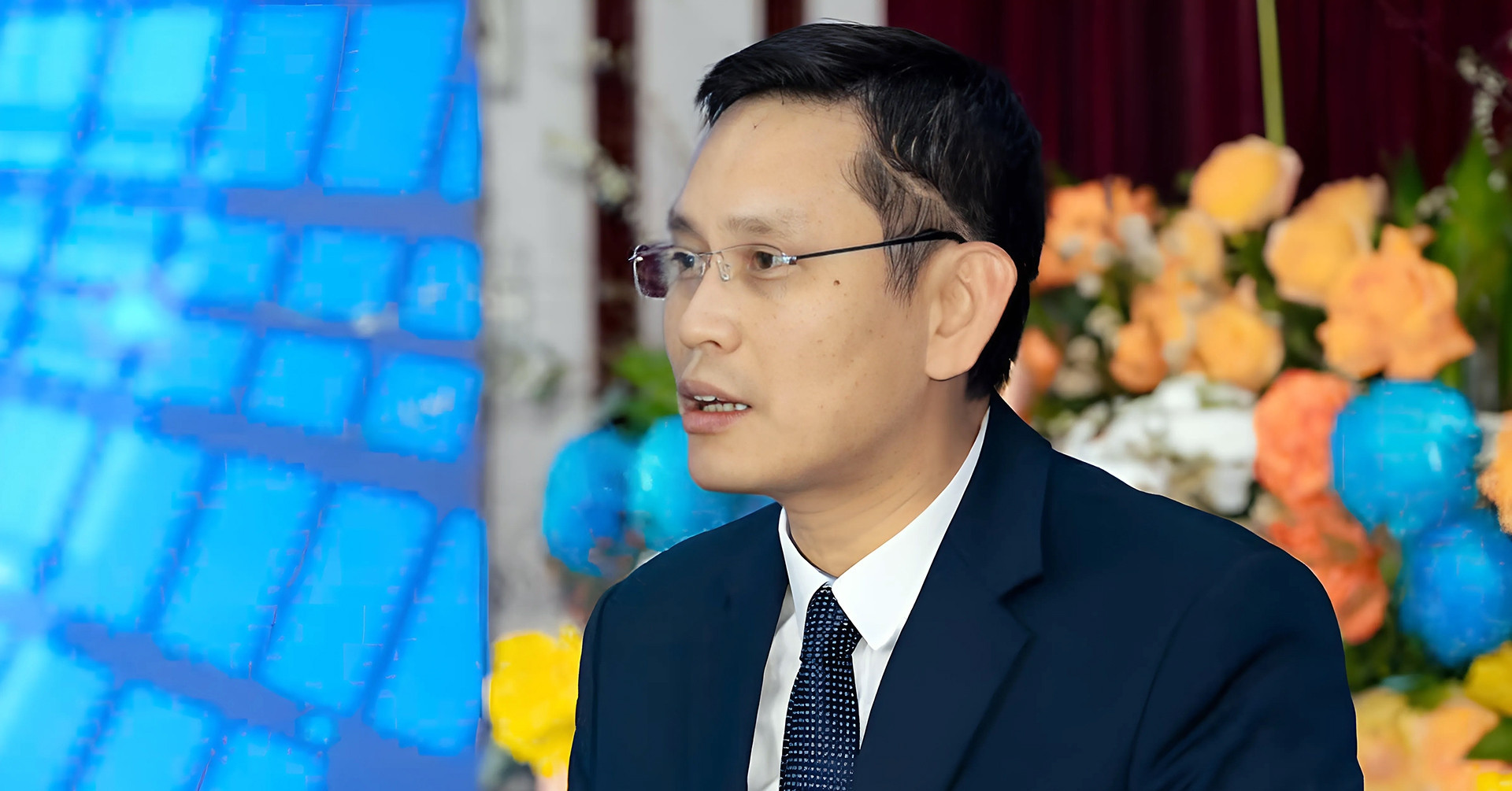 You are currently viewing Ông Nguyễn Hồng Hiển thôi giữ chức Chủ tịch MobiFone