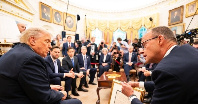 You are currently viewing Ông Trump cho rằng nên để Nga và Ukraine ‘giao tranh thêm một thời gian’