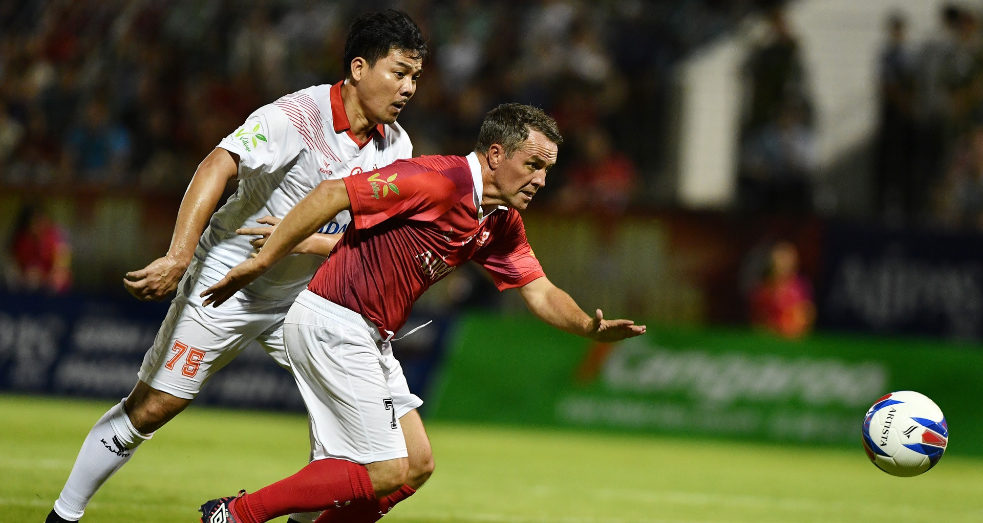 You are currently viewing kết quả huyền thoại MU 4-2 Việt Nam All Stars Danh thủ MU đại náo