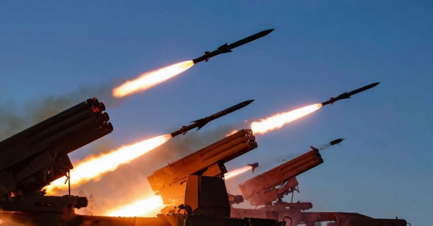 You are currently viewing Pháo phản lực phóng loạt Grad BM-21 ra đòn hủy diệt kho đạn Ukraine