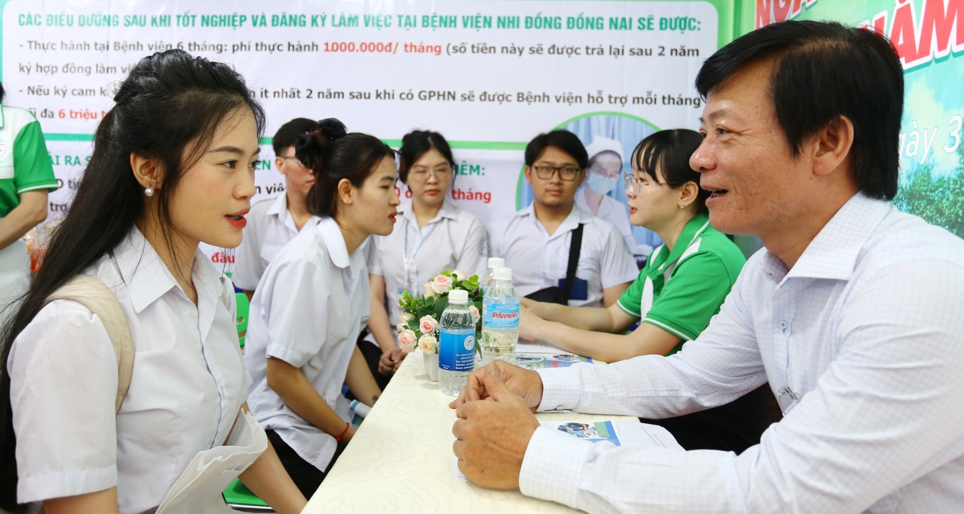 You are currently viewing Phó giám đốc bệnh viện trực tiếp tuyển dụng sinh viên sắp tốt nghiệp