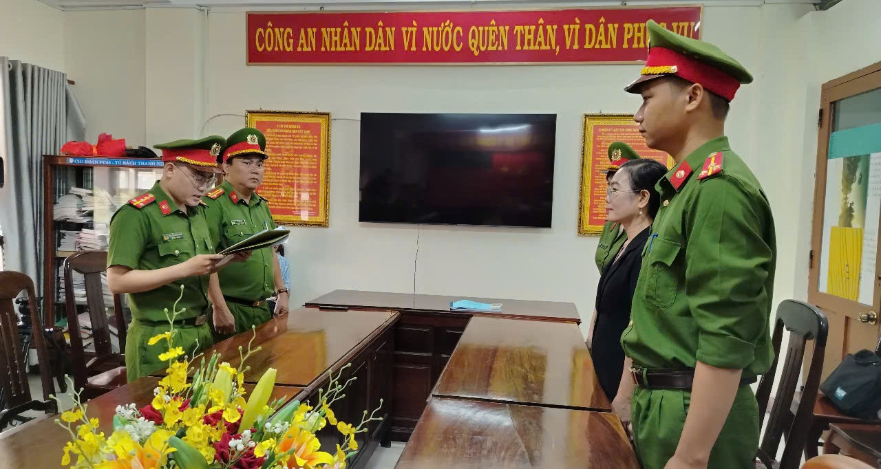 You are currently viewing Khởi tố bà chủ doanh nghiệp bán hơn 17 tấn cà phê giả