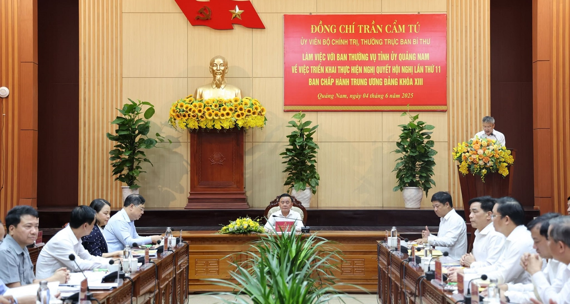 You are currently viewing Quảng Nam tăng cường 34 cán bộ cấp tỉnh giữ chức vụ chủ chốt cấp xã mới