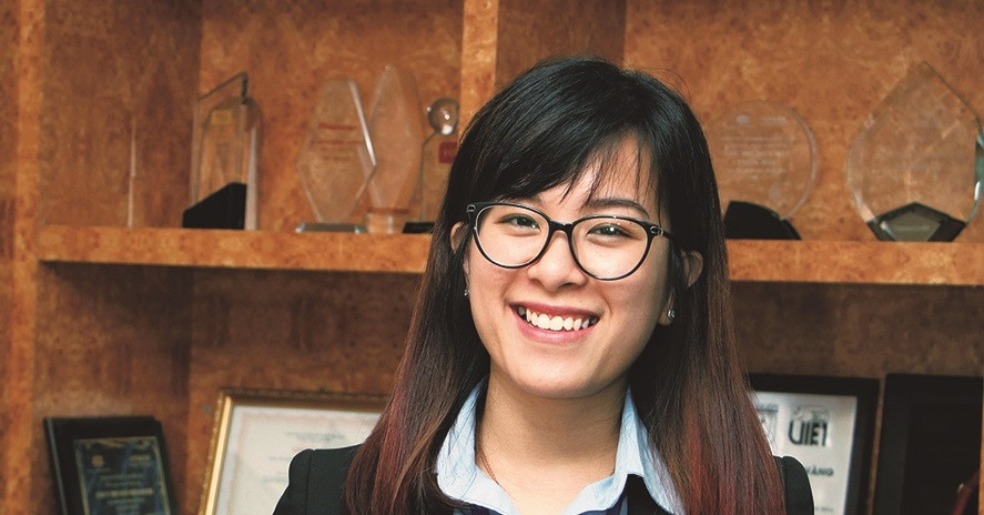 You are currently viewing Rao bán khoản nợ liên quan ‘mỹ nữ triệu đô’ trẻ nhất sàn chứng khoán