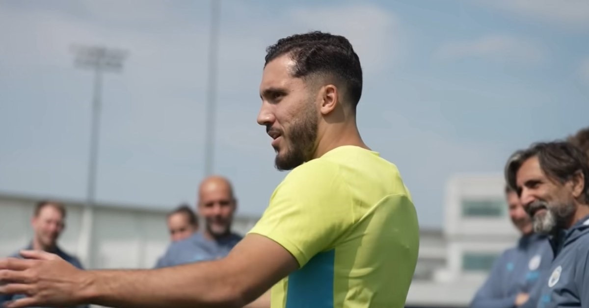 Read more about the article Rayan Cherki khiến Pep Guardiola reo vui, tuyên bố gây hấn MU