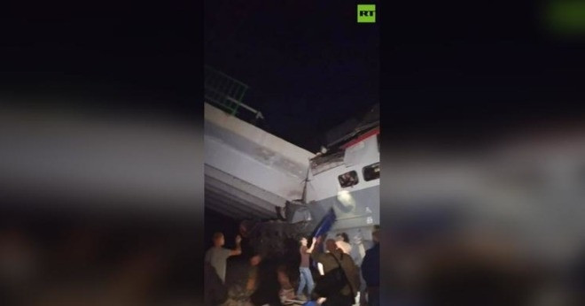 You are currently viewing Sập cầu khi đoàn tàu đi qua ở Nga, hơn 30 người thương vong