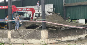 Read more about the article Sập giàn giáo công trình ở khu du lịch Sơn Tiên, 2 người tử vong