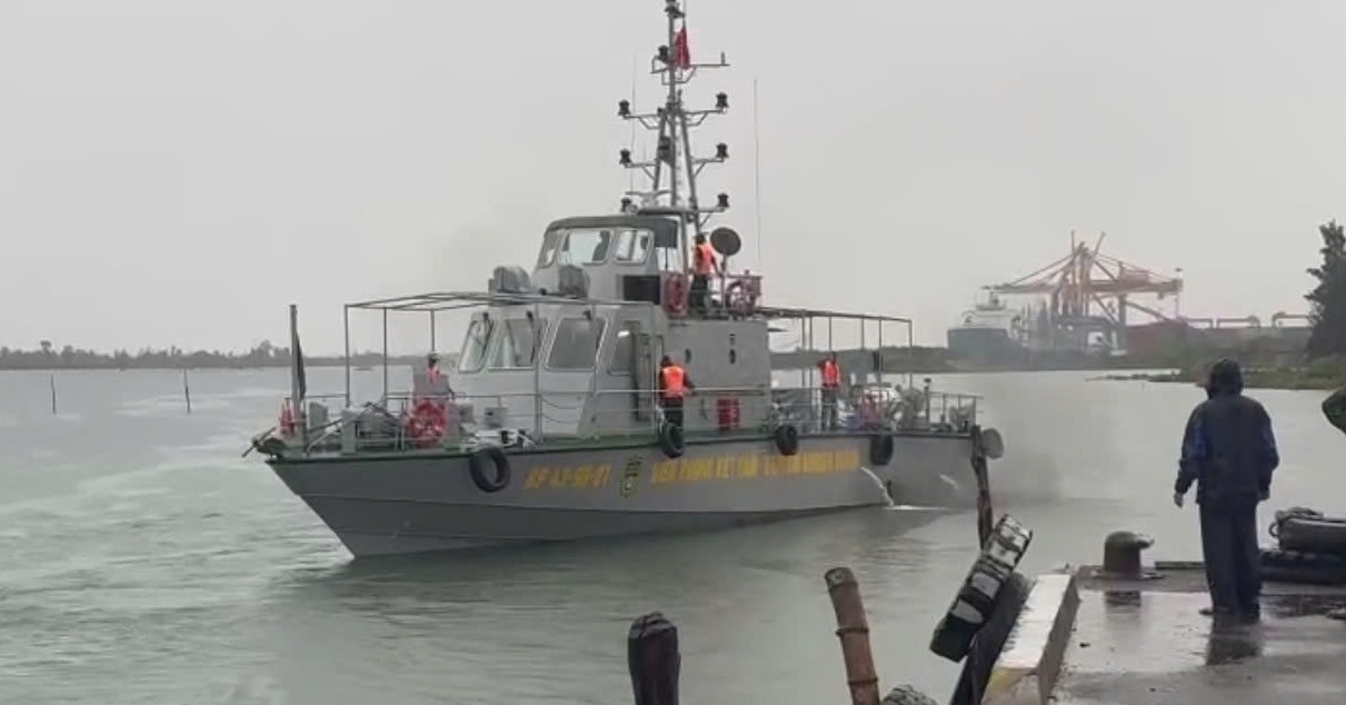 You are currently viewing Tàu cá có nguy cơ bị chìm do bão số 1, biên phòng điều tàu ứng cứu