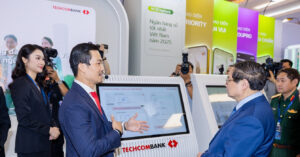 Read more about the article Techcombank trình diễn giải pháp đột phá tại tại Ngày Chuyển đổi số Ngân hàng