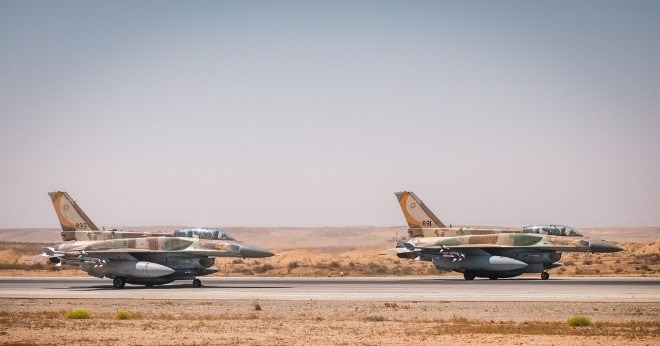 Read more about the article Tên lửa Israel đánh trúng tòa nhà Bộ Ngoại giao và khu phóng tên lửa của Iran