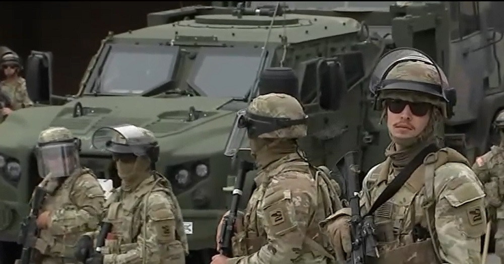 You are currently viewing Thẩm phán Mỹ chặn lệnh triển khai vệ binh đến Los Angeles của ông Trump