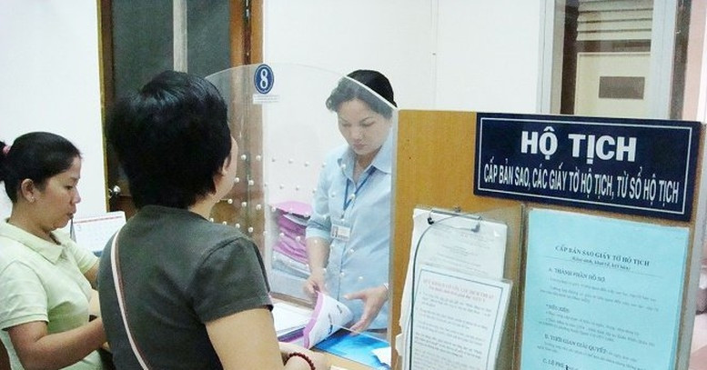 Read more about the article Thẩm quyền UBND cấp xã khi thực hiện thủ tục hộ tịch cho người dân