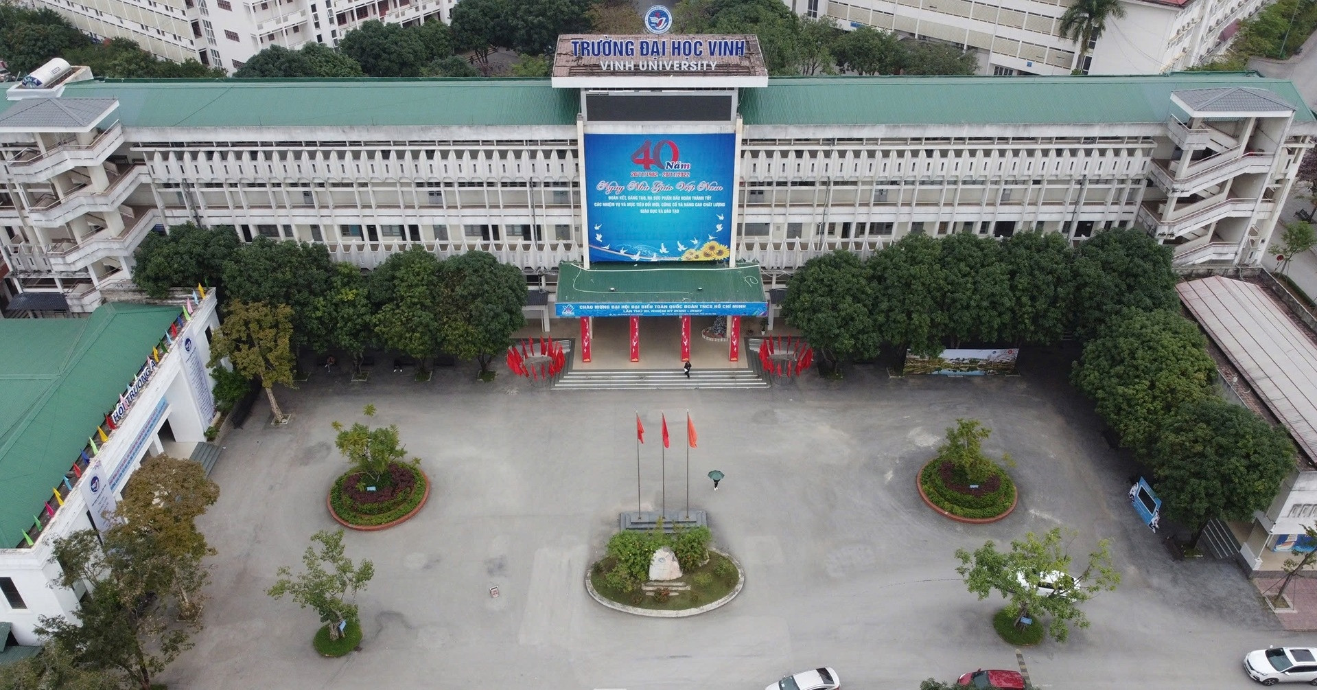 Read more about the article Thành lập hội đồng kỷ luật vụ 2 cán bộ Đại học Vinh bị tố gạ gẫm nữ sinh