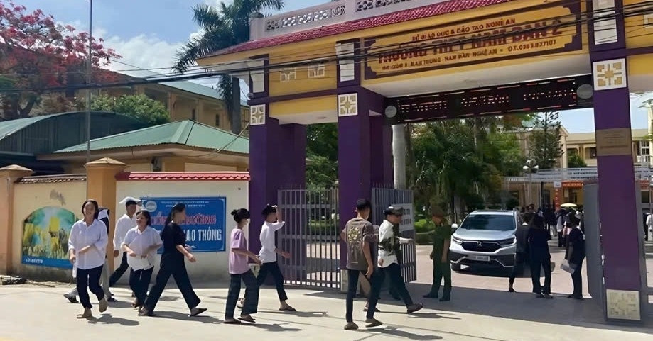 Read more about the article Thầy giáo coi thi trần tình về phát ngôn ‘học cho lắm rồi cũng đi làm thuê’