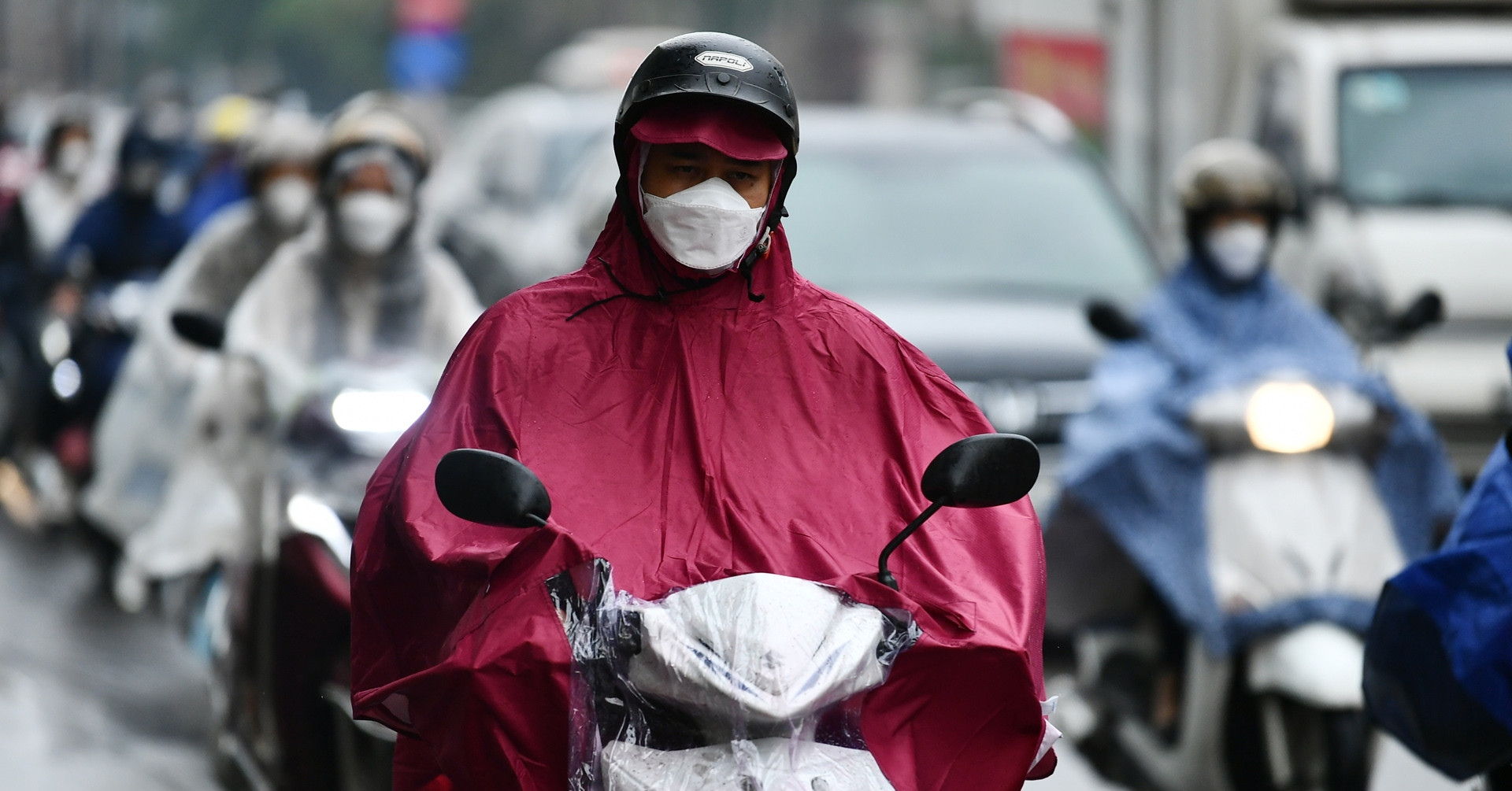 You are currently viewing Nắng nóng rát rạt, rồi mưa giông hạ đột ngột 10 độ