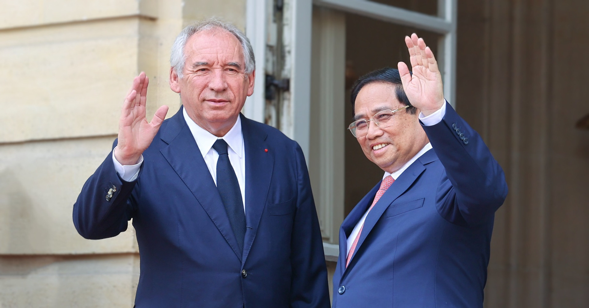 You are currently viewing Thủ tướng Phạm Minh Chính hội đàm với Thủ tướng Pháp