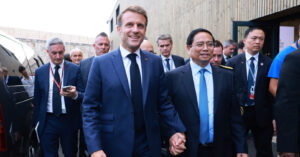 Read more about the article Thủ tướng Phạm Minh Chính hội kiến Tổng thống Pháp