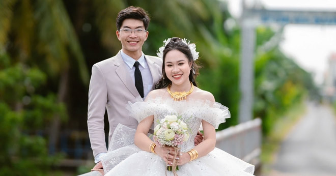 Read more about the article Thuê sân hàng xóm 1 năm, chàng trai Tiền Giang cưới luôn con gái chủ nhà