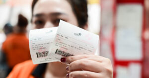 Read more about the article Tiện đường mua vé, người đàn ông ở Hà Nội trúng độc đắc Vietlott tiền tỷ