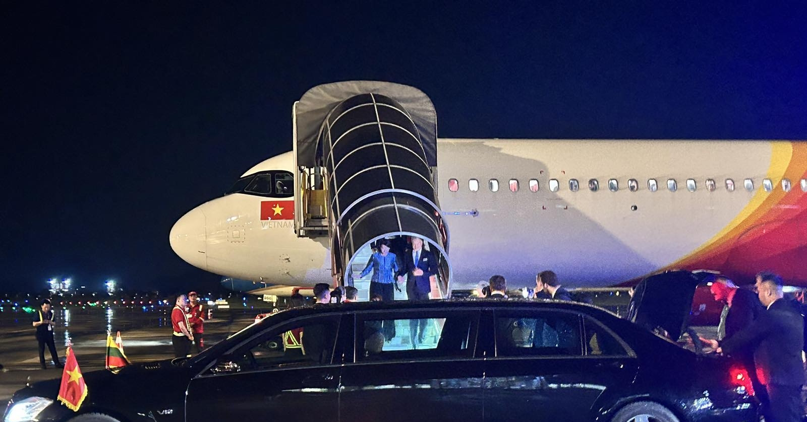 You are currently viewing Tổng thống Litva đến Hà Nội trên chuyên cơ Vietjet