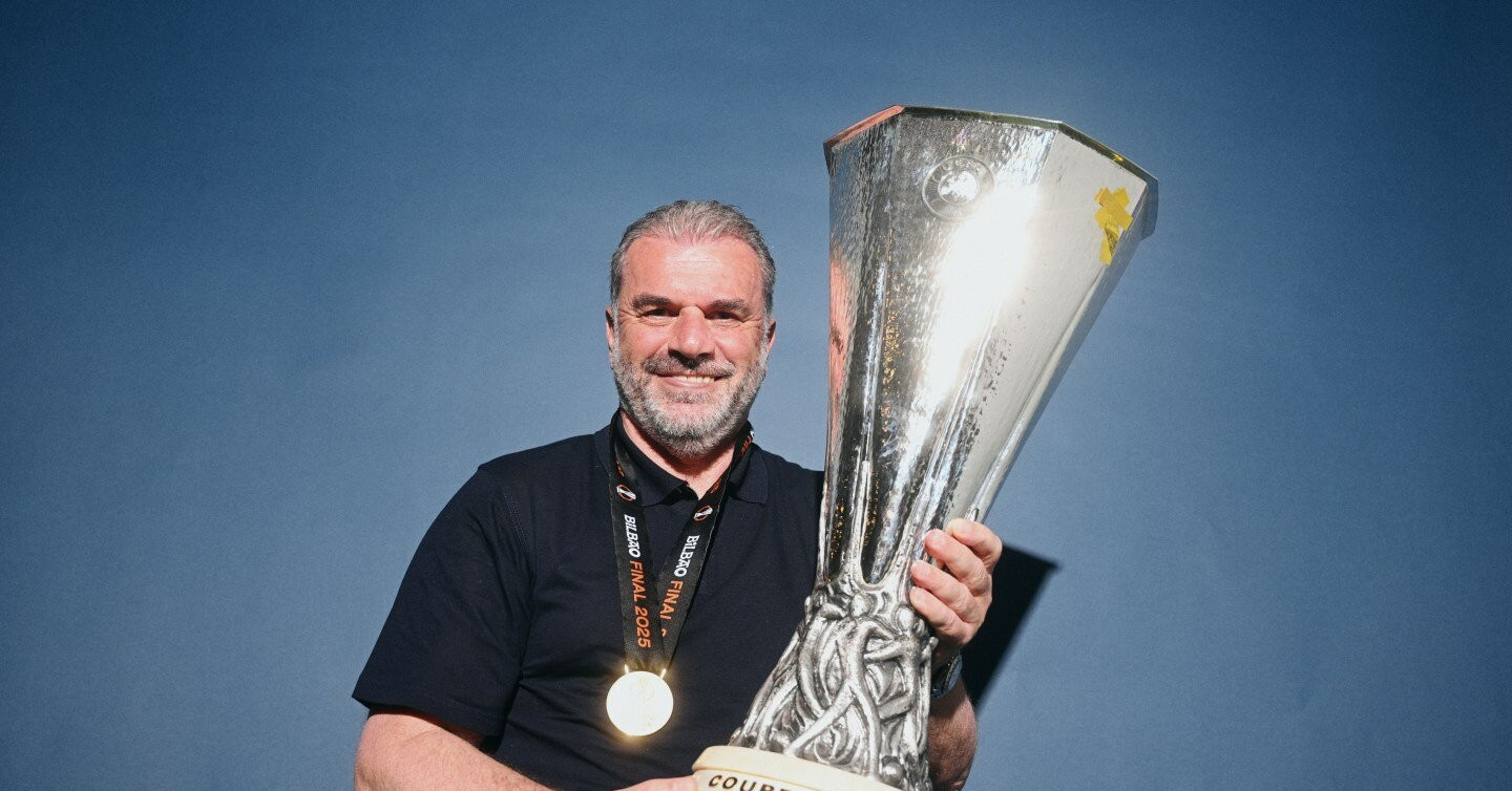 Read more about the article Tottenham sa thải HLV vừa giúp vô địch Europa League