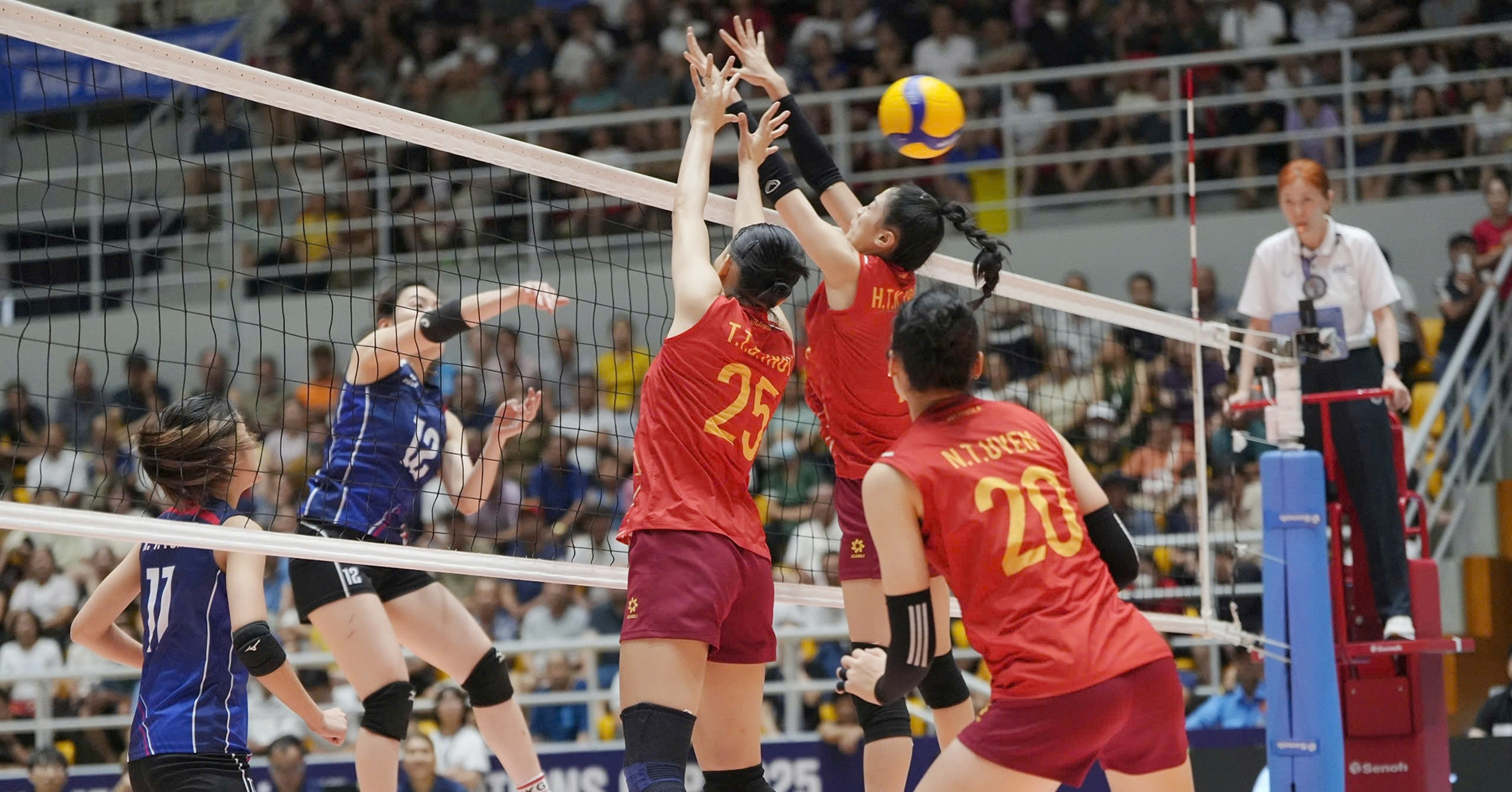Read more about the article ĐT bóng chuyền nữ Việt Nam thắng áp đảo trận ra quân AVC Nations Cup 2025