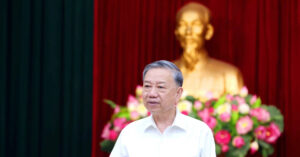 Read more about the article Trung ương ban hành Quy định 294 về thi hành Điều lệ Đảng